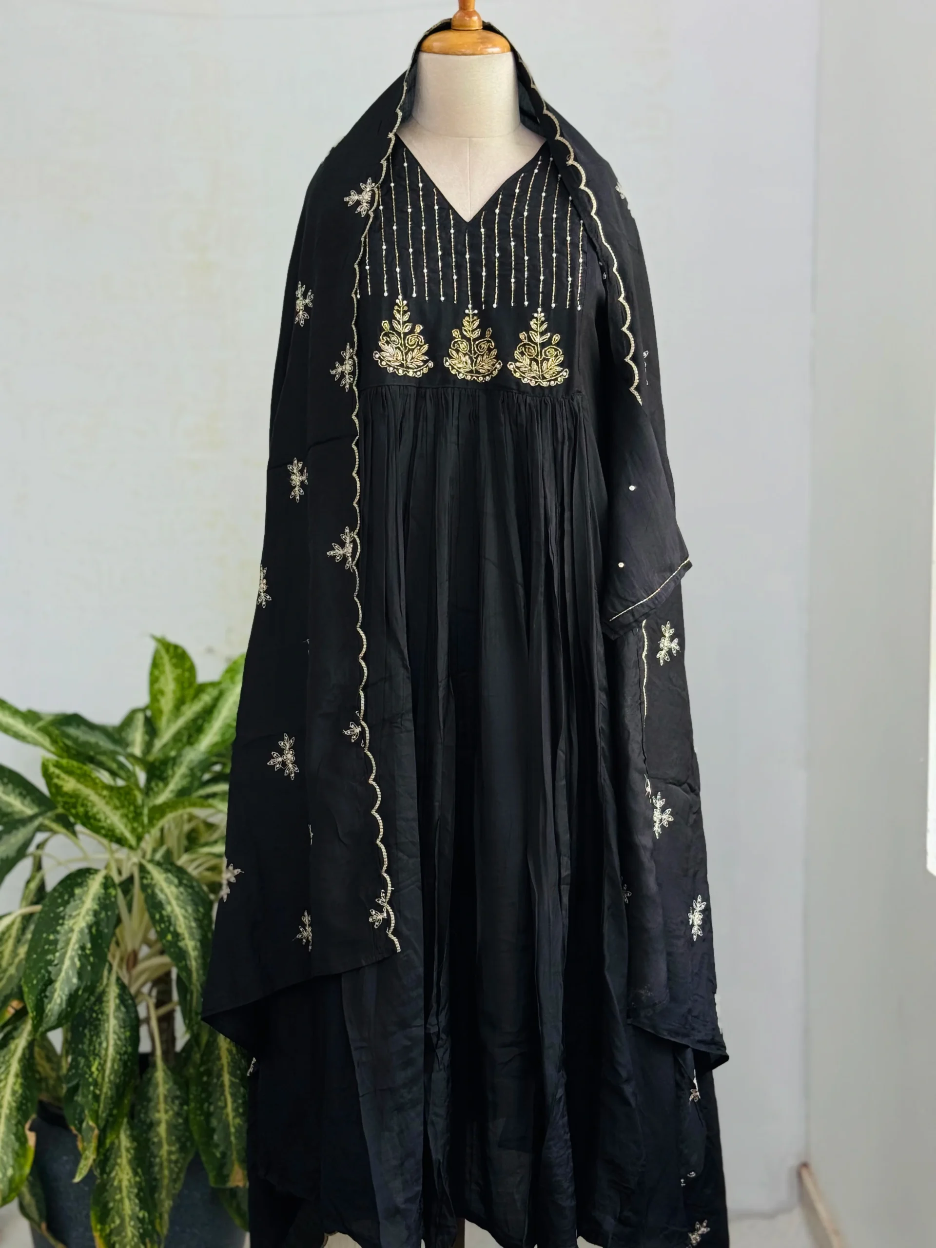 Mul Chanderi Handwork Anarkali Kurti Set โ Regal Elegance - Black Color - Image 2