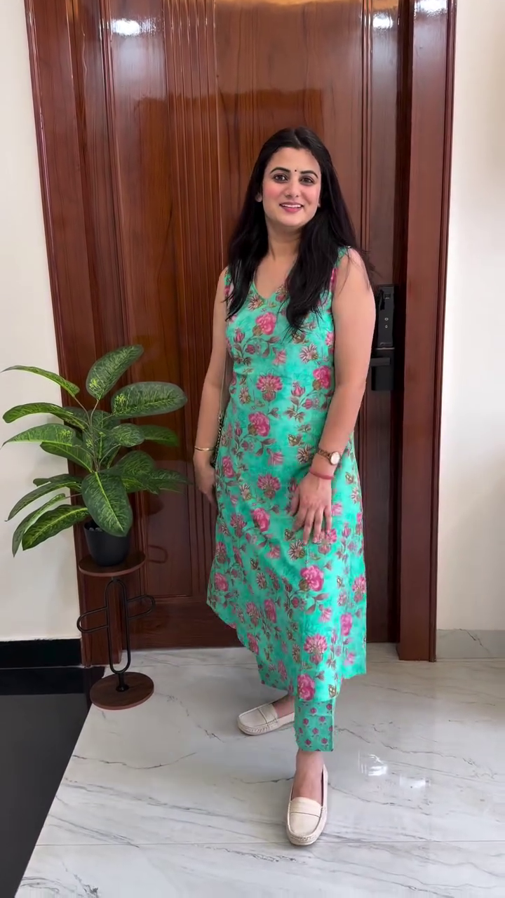 Sea Green Floral Printed Sleeveless Co-Ord Set - Image 2