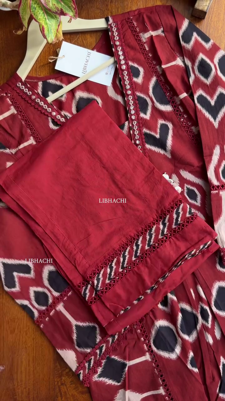 Maroon Ikat Printed Kurta Pant Set with Duppata - Image 2