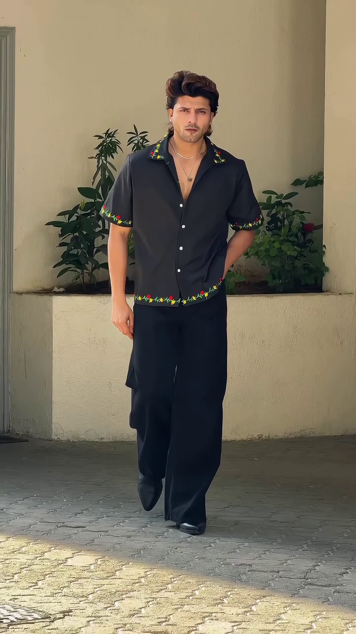 Men's Floral Embroidered Cuban Collar Shirt - Image 4
